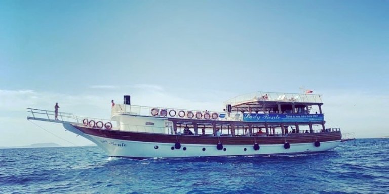 Daily Boat Tours (Individual participation & private rental)
