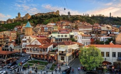 Tbilisi: Private Old City Walking Tour with Wine Tasting