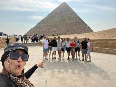 CAIRO TOUR TO GIZA PYRAMIDS EGYPTIAN MUSEUM AND BAZAAR