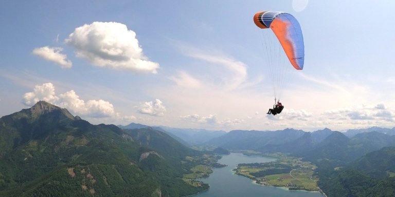Paragliding Tandemflight on Mountain Zwoelferhorn in St. Gilgen