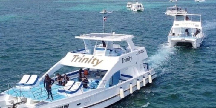 Party boat in catamaran trinity| snorkeling| private beach
