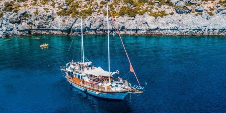 Rhodes : 6 hours day cruise ( unlimited drinks & lunch bufet)