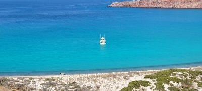 LUXURY SNORKELING CRUISE TO ESPIRITU SANTO ISLAND AT LA PAZ