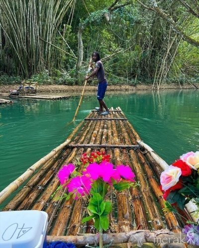 Bamboo rafting with foot massage