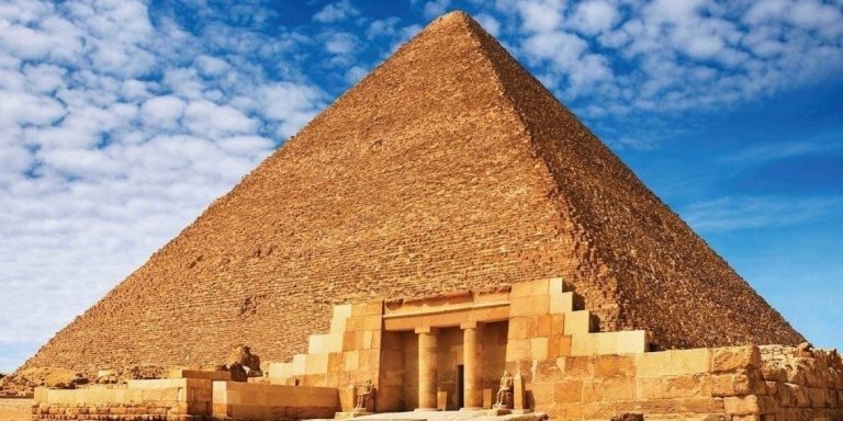 Private A/C Car to Pyramids of Giza, Mummies Museum & Khan El Khalili