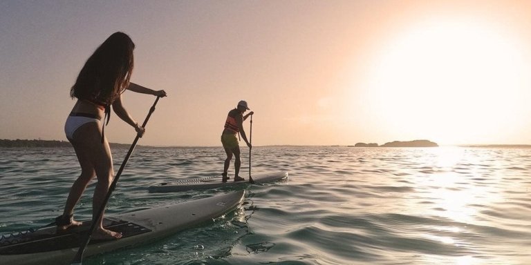 3-hr Sunrise Paddle Board / Kayak Tour with Floating Picnic