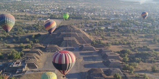 vive la experiencia única vuelo en globo por Teotihuacán