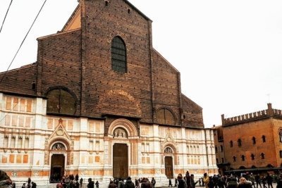 Bologna Private Walking tour for first time visitors