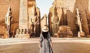 PRIVATE DAY TOUR TO VISIT EAST AND WEST NILE BANKS