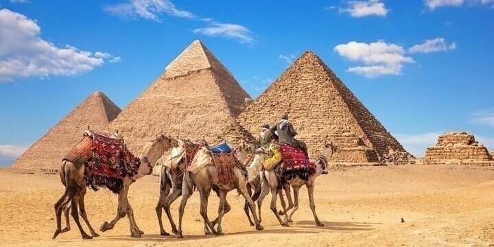 HALF DAY TOUR TO GIZA PYRAMIDS AND SPHINX