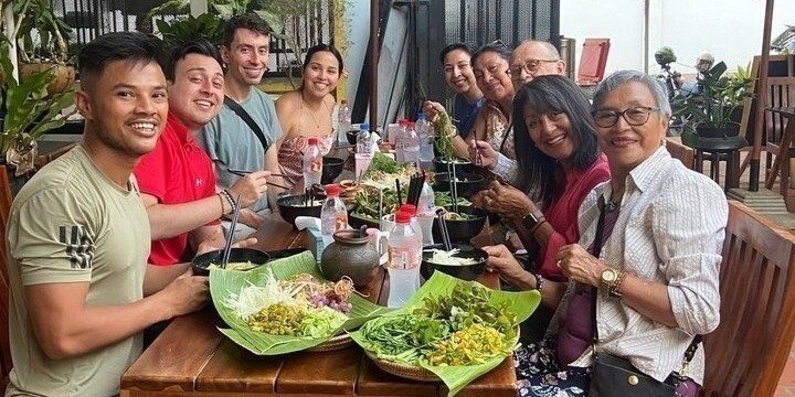 Phnom Penh Authentic Evening Food Tour 100% By Local