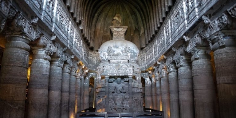 2 Day Ajanta and Ellora Caves Tour With Guide and Transport