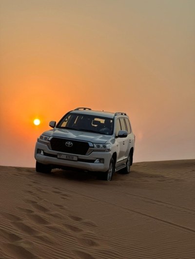 Dubai : Desert Safari Experience with dinner , Live Shows & Camel Ride