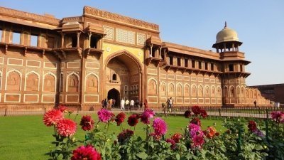 From Delhi: Private Sunrise Taj Mahal and Agra Fort Tour By Car