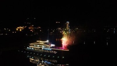 Cruise visits Ha Long Bay for 1 day