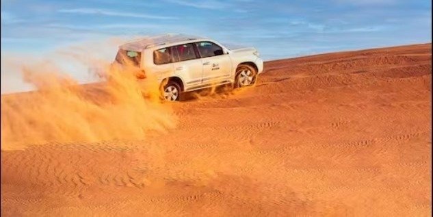 DESERT SAFARI TOUR IN DUBAI – EXPERIENCING THE GOLDEN/RED SAND DUNES
