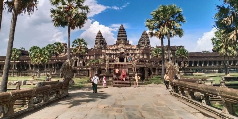 One Day To Angkor Wat, Ta Prohm & Angkor Thom