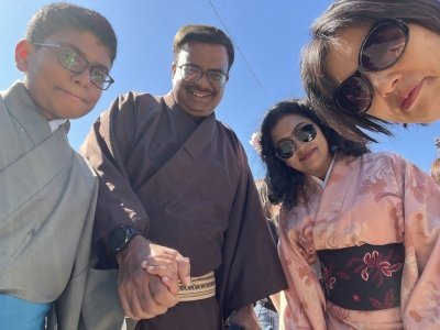 Historic Temple ＆ Eating around at a shopping strip.