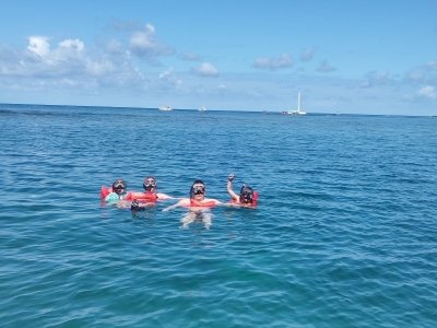 Roatan reef snorkeling and tour.