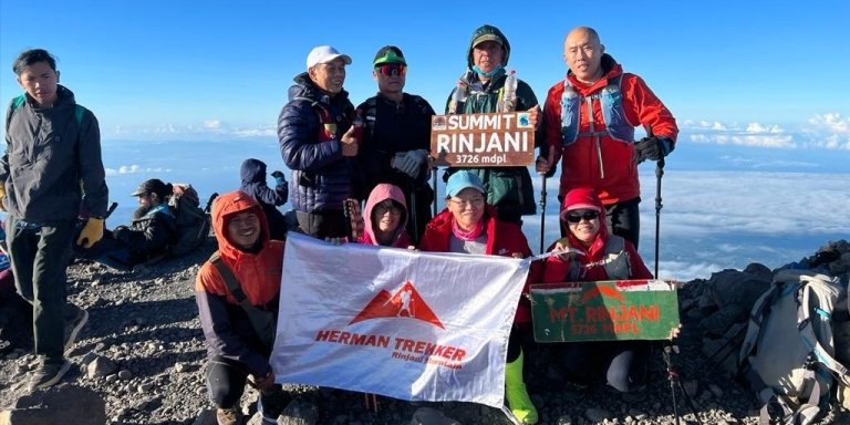 Climb Rinjani Summit in 2 Days 1 Night