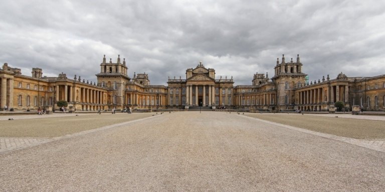Blenheim Palace and Cotswold Private Tour with pass