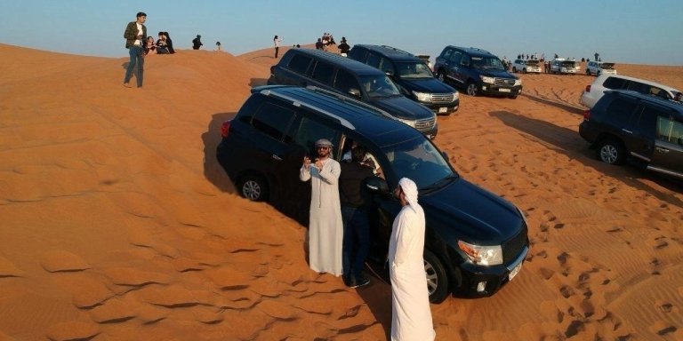 Private Desert Safari Dubai Tour With bbq Dinner. Sandboarding.