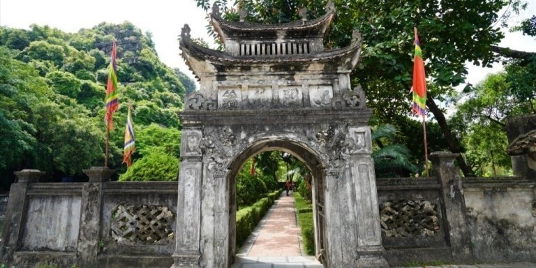Full Day Tour From Hanoi To Hoa Lu-Tam Coc-Mua Cave With Buffet Lunch