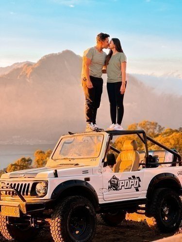 Mount Batur 4WD Jeep Sunrise Tour with Breakfast and Photographer