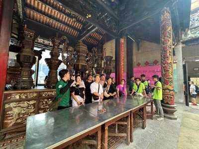 Saigon morning unseen and street food by motorbike and scooter