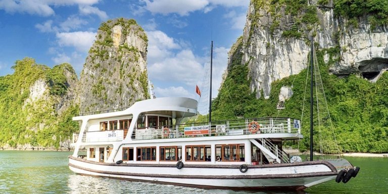 Ha Long Bay Cruise 1 day trip from Hanoi with Transfer, Luch, Guide