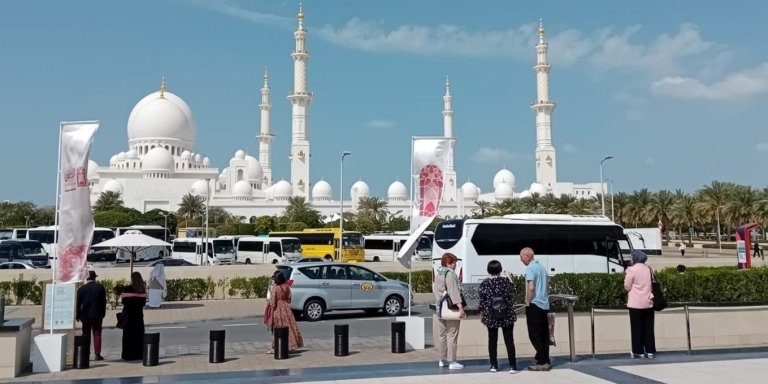 Sheikh Zayed Grand Mosque and Emirate Palace Abu Dhbai From Dubai