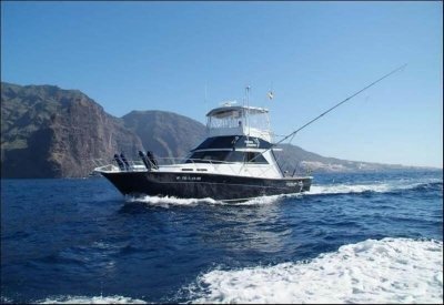 Private fishing charter in Tenerife by Cruz del Sur fishing boat Private fishing charter in Tenerife by Cruz del Sur fishing boat