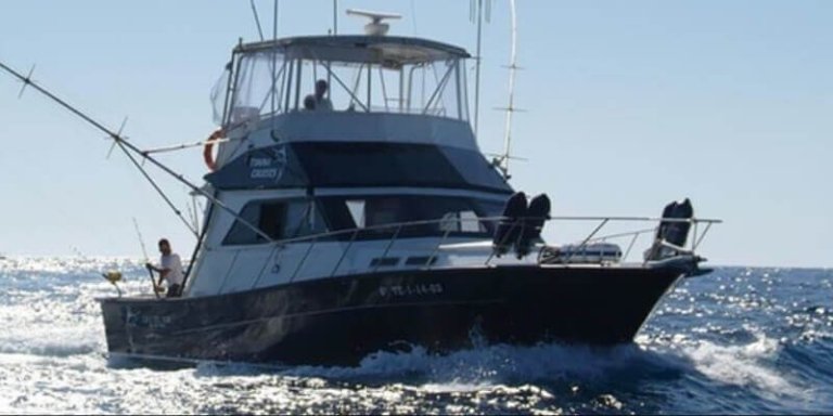 Private fishing charter in Tenerife by Cruz del Sur fishing boat