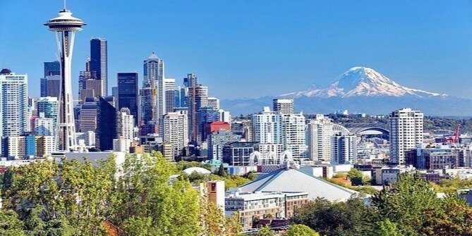 Small group Tour in Mt Rainier with air-conditioned Van Transfer