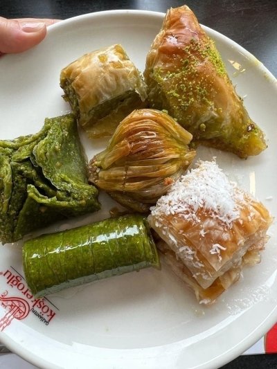 Edible Istanbul: Walking Food Tour of Pera
