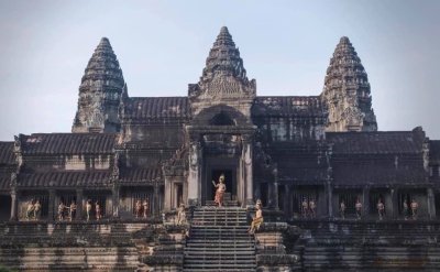 3-Day Angkor Adventure with Phnom Kulen Waterfalls, Floating Village