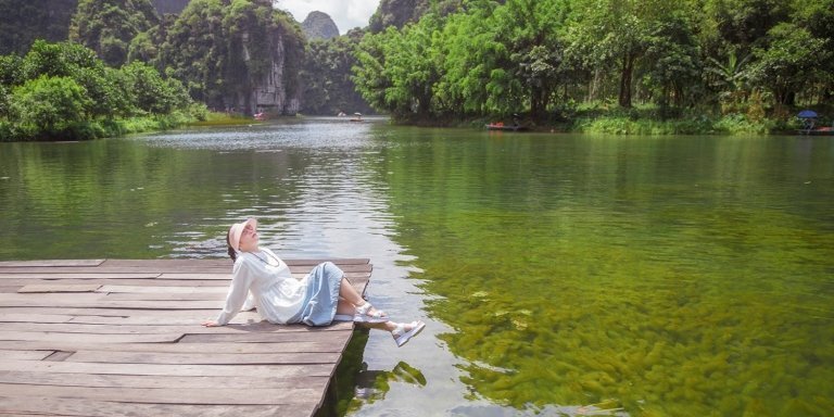 Trang An Boat Tour: Unveiling Ninh Binh's Natural Wonders