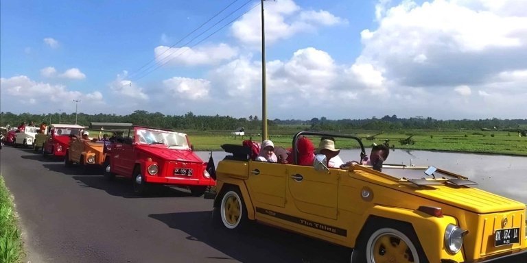 Uluwatu VW Safari Bali Tour - Volkswagen Classic Car Trip