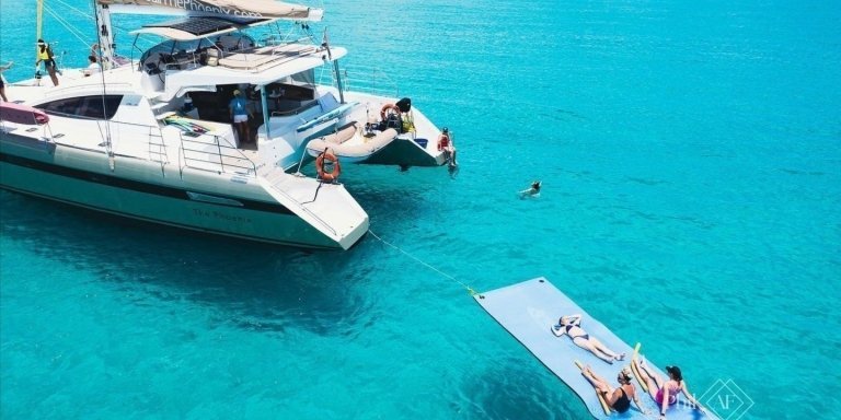 5 Hour Luxury Catamaran Day Sail in Sint Maarten