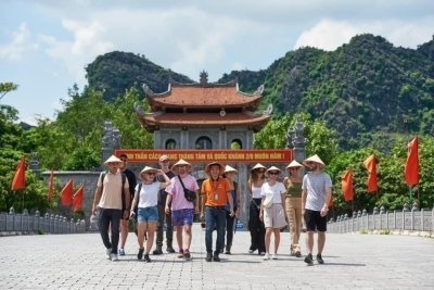 Ninh Binh: Hoa Lu - Trang An - Dancing Cave - day trip from Hanoi