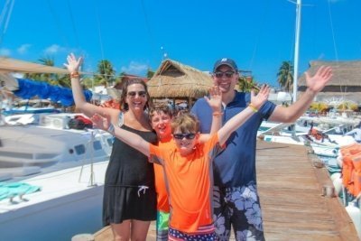 Shopping Tour to Isla Mujeres (Sailing)