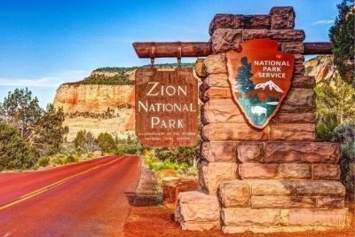 Small Group Day Tour To Explore Bryce Canyon & Zion National Park
