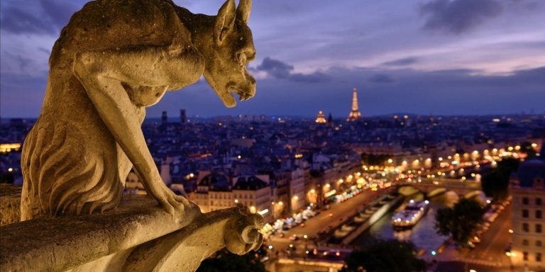 Interactive True Crime Mystery Hunt in Paris
