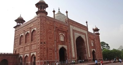 Majestic Taj Mahal Agra Overnight Tour from Delhi
