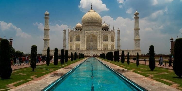 Majestic Taj Mahal Agra Overnight Tour from Delhi