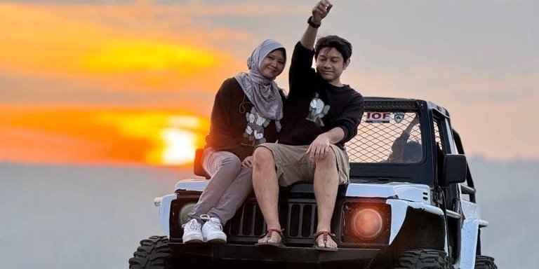 Bali sunrise jeep with photografer