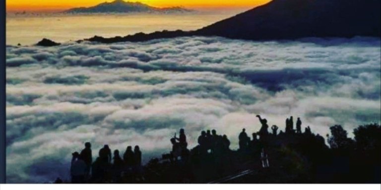 Bali volcano trekking and hot spring sharing tour