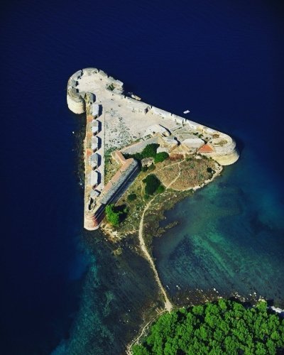 PRIVATE TOUR TO ISLANDS