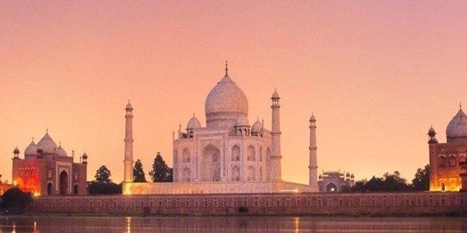 Full Day Private Taj Mahal & Agra Tour From Delhi By Express Train