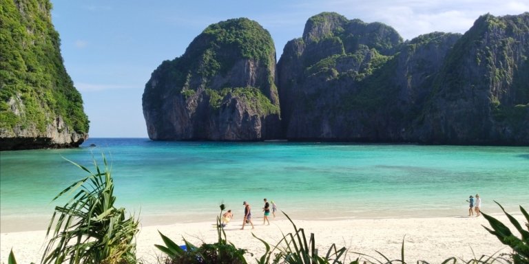 Phi Phi Islands snorkeling and sightseeing